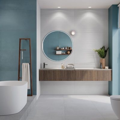 modernes blaues Badezimmer durch Akzentwände